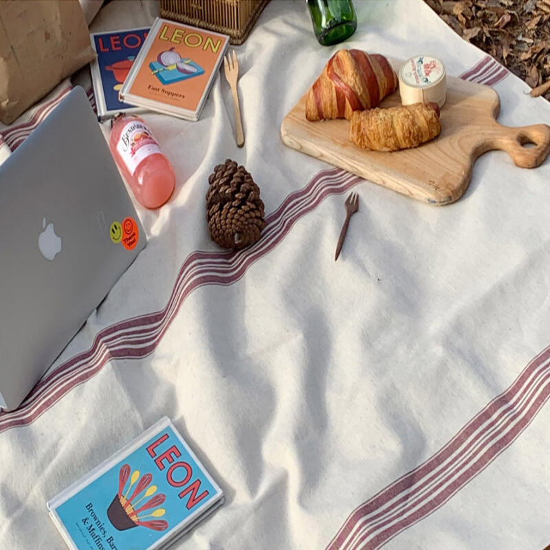 

Linen Quattro Stripe Waterproof Tablecloth 4-Person M Burgundy