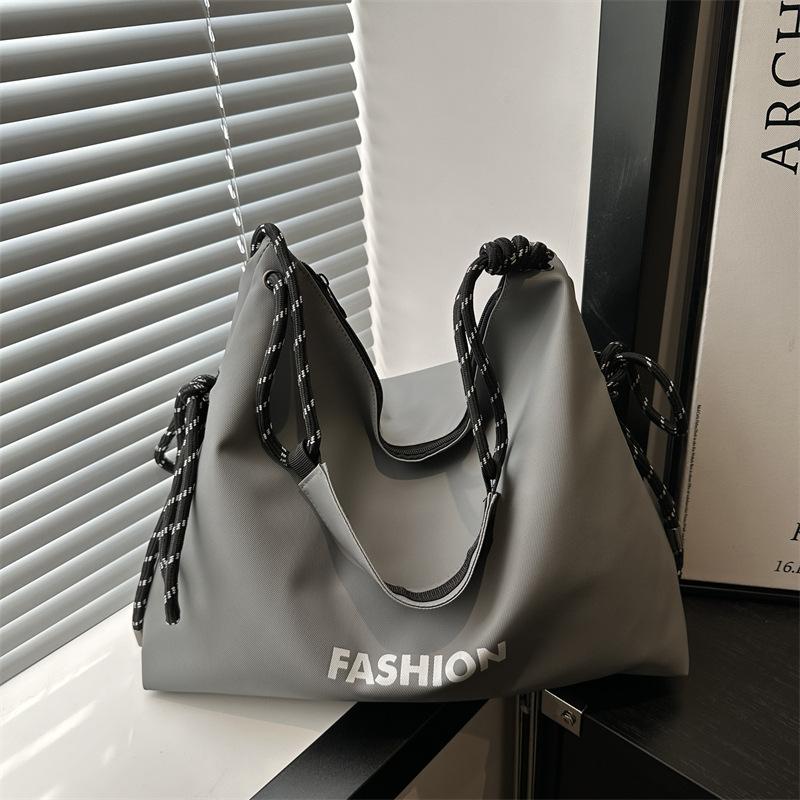 Neue vielseitige Schulter-Umhängetasche für Herbst und Winter, Nylontasche, Damen-Handtasche mit großem Fassungsvermögen, hochwertig, Pendler-Tragetasche