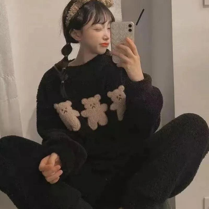 

Женский комплект из двух предметов осень-зима фланелевая домашняя одежда теплые утолщенные брюки пижама с длинными рукавами коралловый с круглым вырезом свободный милый мультфильм freesize(40-72kg) чёрный