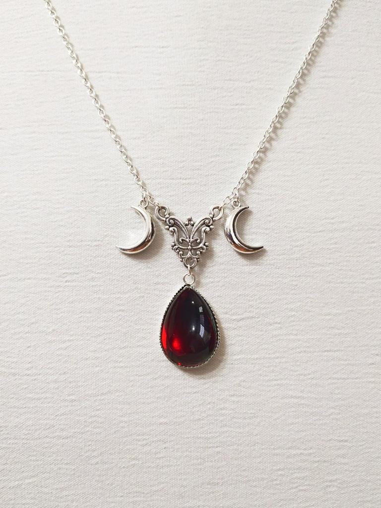 Gothic Sliver Color Triple Moon Goddess Black Glass Crystal Water Drop Pendant Necklace for Women Hallowmas Amulet Jewelry Gifts