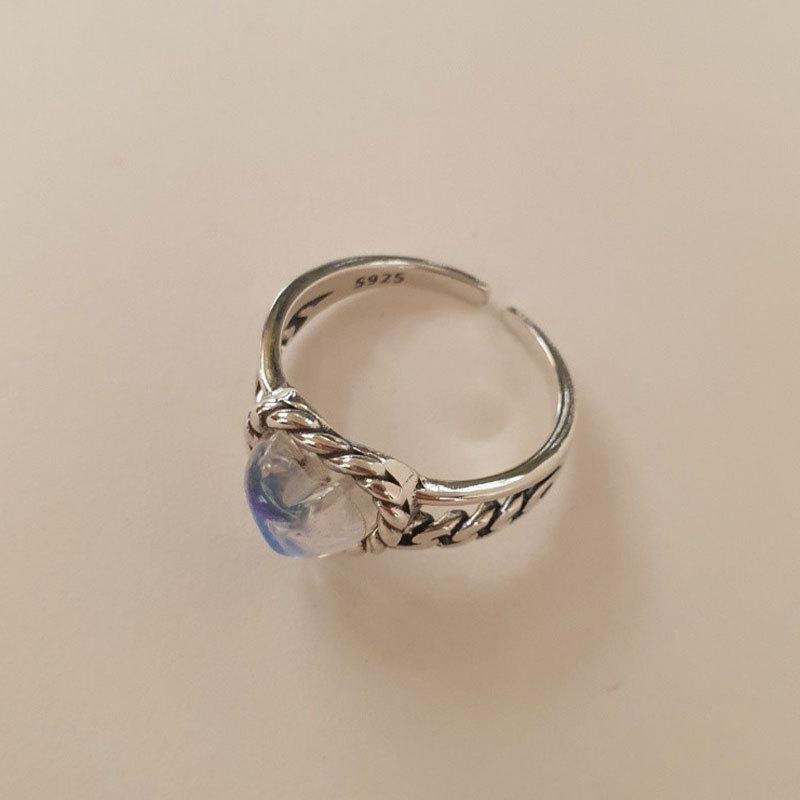 Silver S925 Stylish Heart Moonstone Ring With Woven Design Perfect For Giving Gift
