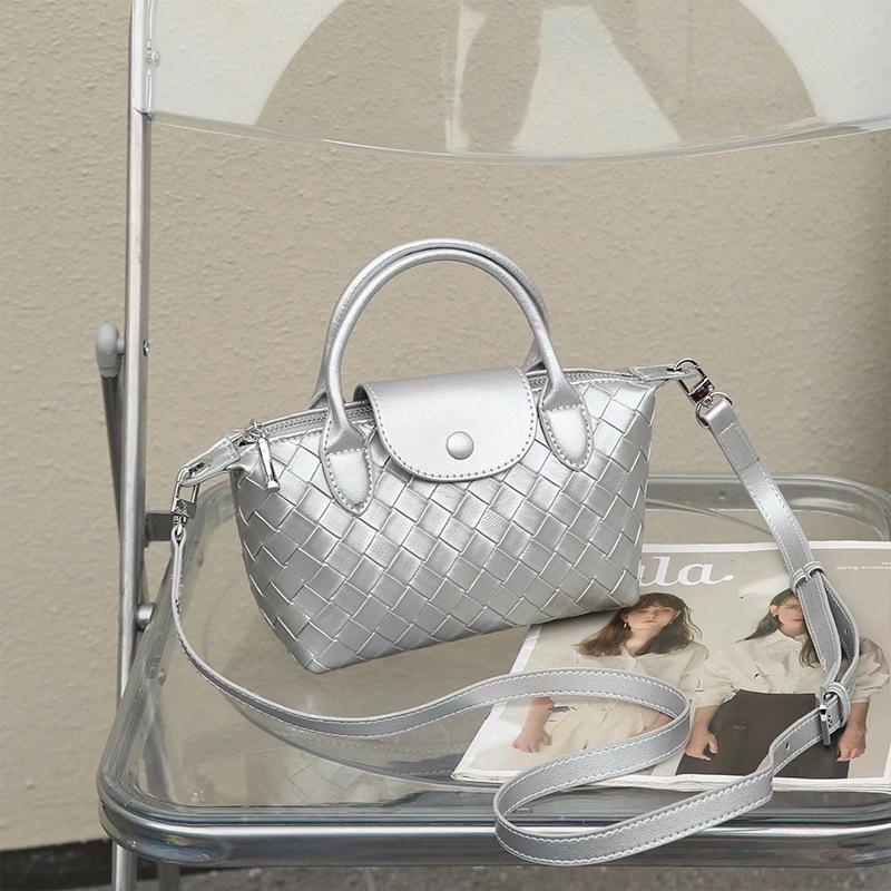 2025 New Women's Bag Niche Design Spring Summer Korean Version Versatile Fashion Cowhide Woven Women's Handbag Single Shoulder Small Dumpling Bag