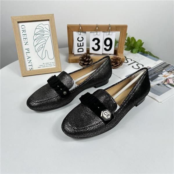 

Модные мягкие мокасины лоферы с мехом универсальная женская обувь мокасины слипоны летние новые туфли на плоской подошве для платья весенние туфли женские балетки 35