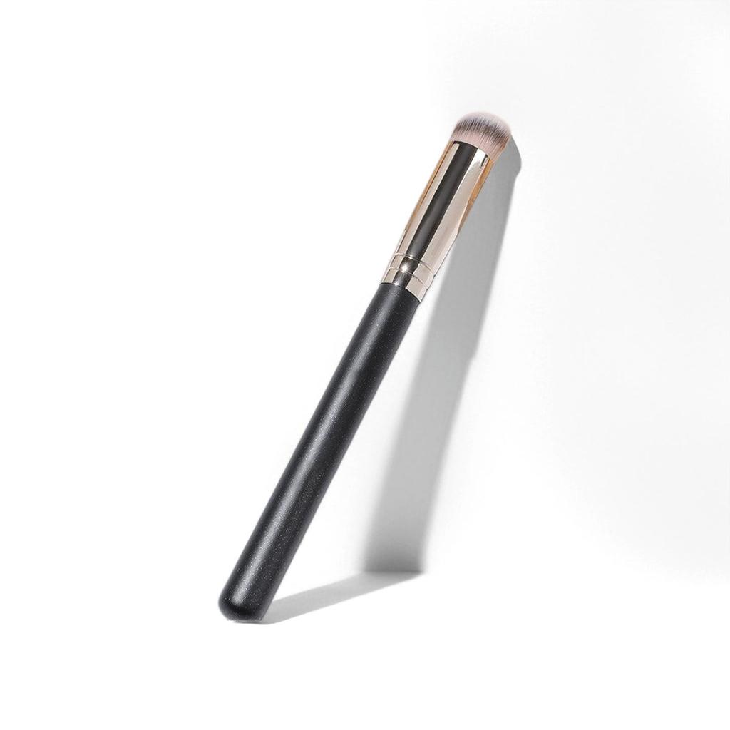 Portable Angled Contour Brush with Wooden Handle & Fiber Bristles