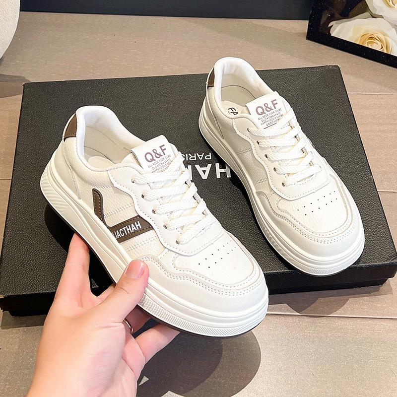 2025 autumn new versatile casual shoes show small, light and comfortable round head sports board shoes women's sports shoes