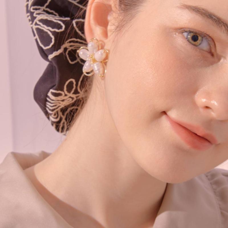 Dana Burton Flower Stitch Gopchang Band Scrunchie