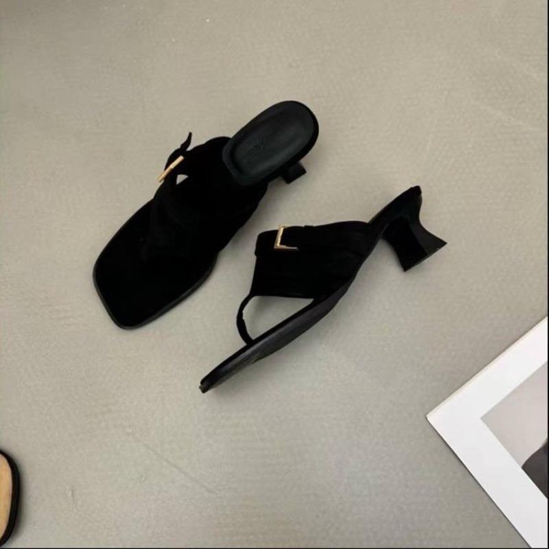 French retro thick heel suede flip-flops women's summer wear new belt buckle sandals pinch foot cool slippers