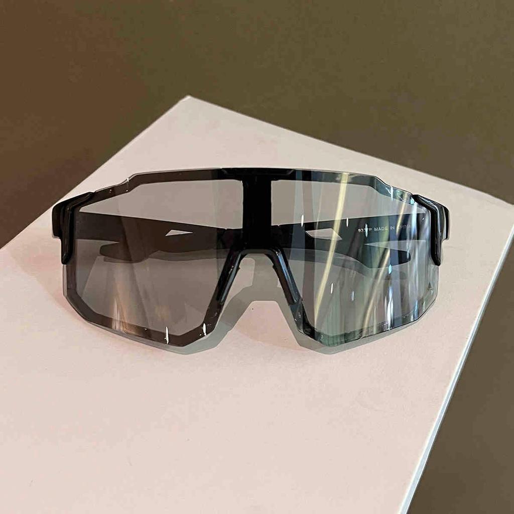 Nuovi Occhiali da Sole da Ciclismo Montatura Grande UV400 Lenti Protezione UV Sport all'Aperto Antivento Anti-Ultravioletti Escursionismo Arrampicata Occhiali
