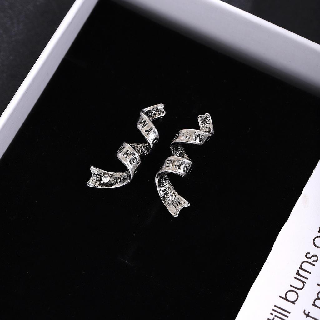 Diamond-Encrusted Letter Spiral Stud Earrings For Women, Niche Light Luxury High-End Sense Fashion Personality Cold Wind Earrings