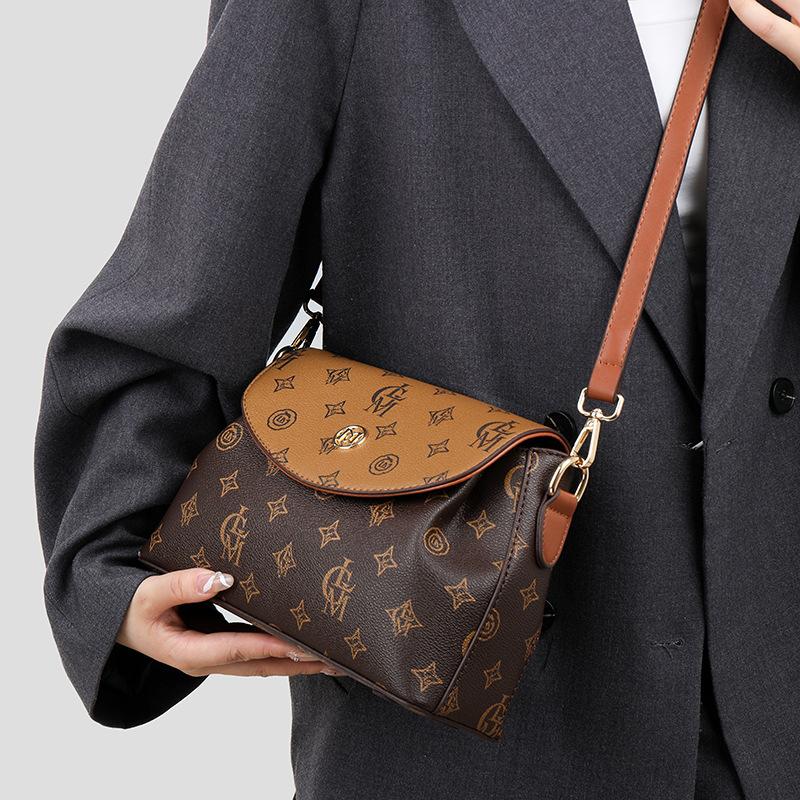 

Bag women s 2025 new retro print high-end middle-aged women s one-shoulder armpit bag commuter versatile crossbody bag