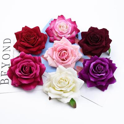 Boligdekorationer – Pynteblomster og -kranse