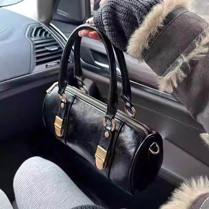 Handheld Pillow Bag Retro One-shoulder Crossbody Bag Niche Texture Personalized Fashion Women's Bag