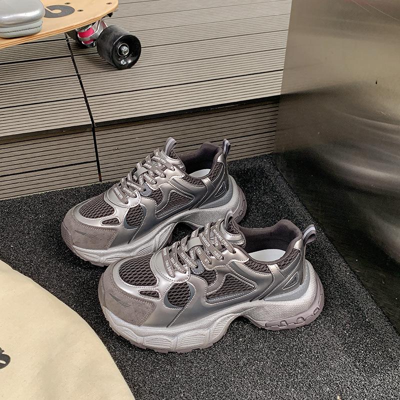 

Dad shoes women s shoes 2025 autumn explosion versatile platform Internet celebrity super fire show foot niche sports casual shoes tide 40