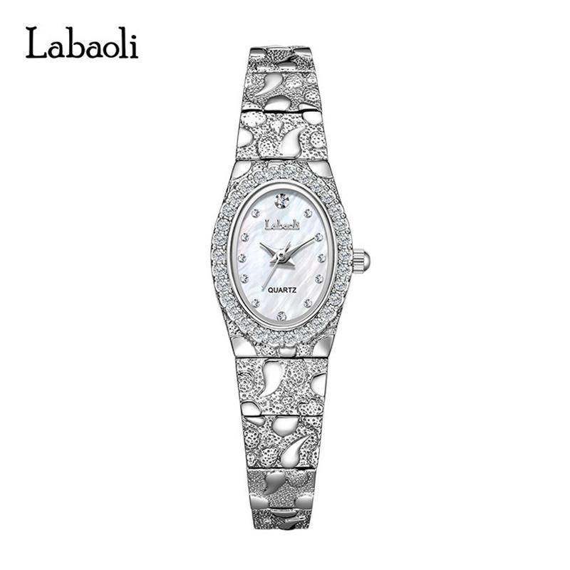 

Women s Fashion Watch - Textured Alloy Band Oval Dial Crystal Accent Dress Watch for Daily Wear срібний