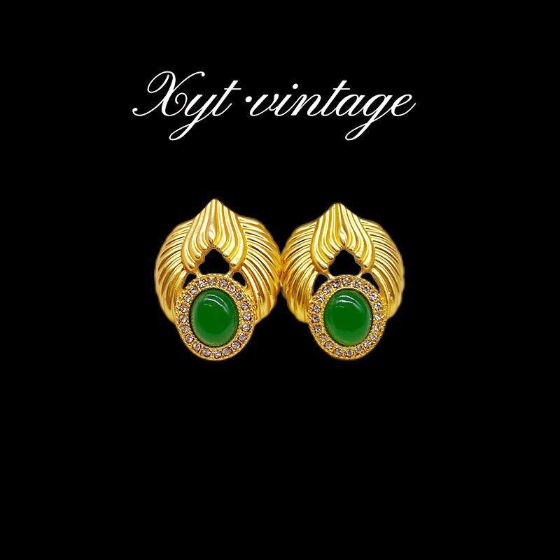

Vintage Emerald Rhinestone Oval Earrings: Retro High-End Openwork Design for Women
