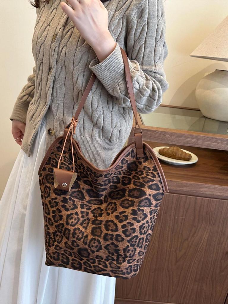 2025 Early Autumn Large-Capacity Leopard Print Retro Shoulder Tote Bag