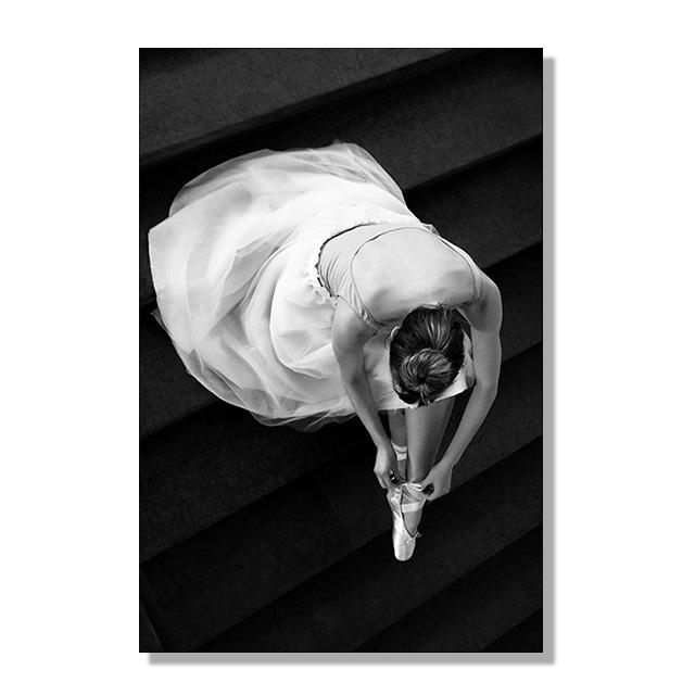 

Современный постер с изображением танцовщицы балета для декора гостиной, простая картина на холсте, настенное искусство без рамы, модная атмосфера 60x80cm No Framed