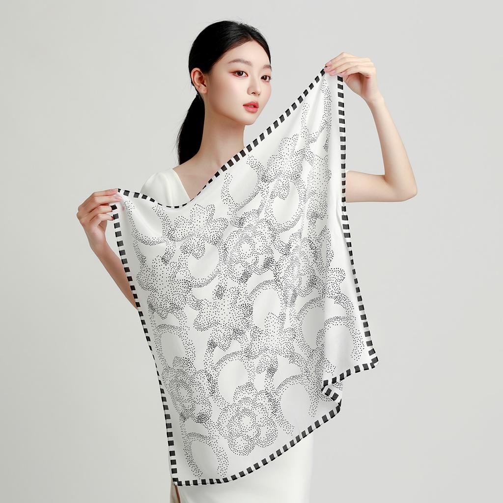 100% Mulberry Silk Exquisite Fashionable British Style Square Scarf for Women