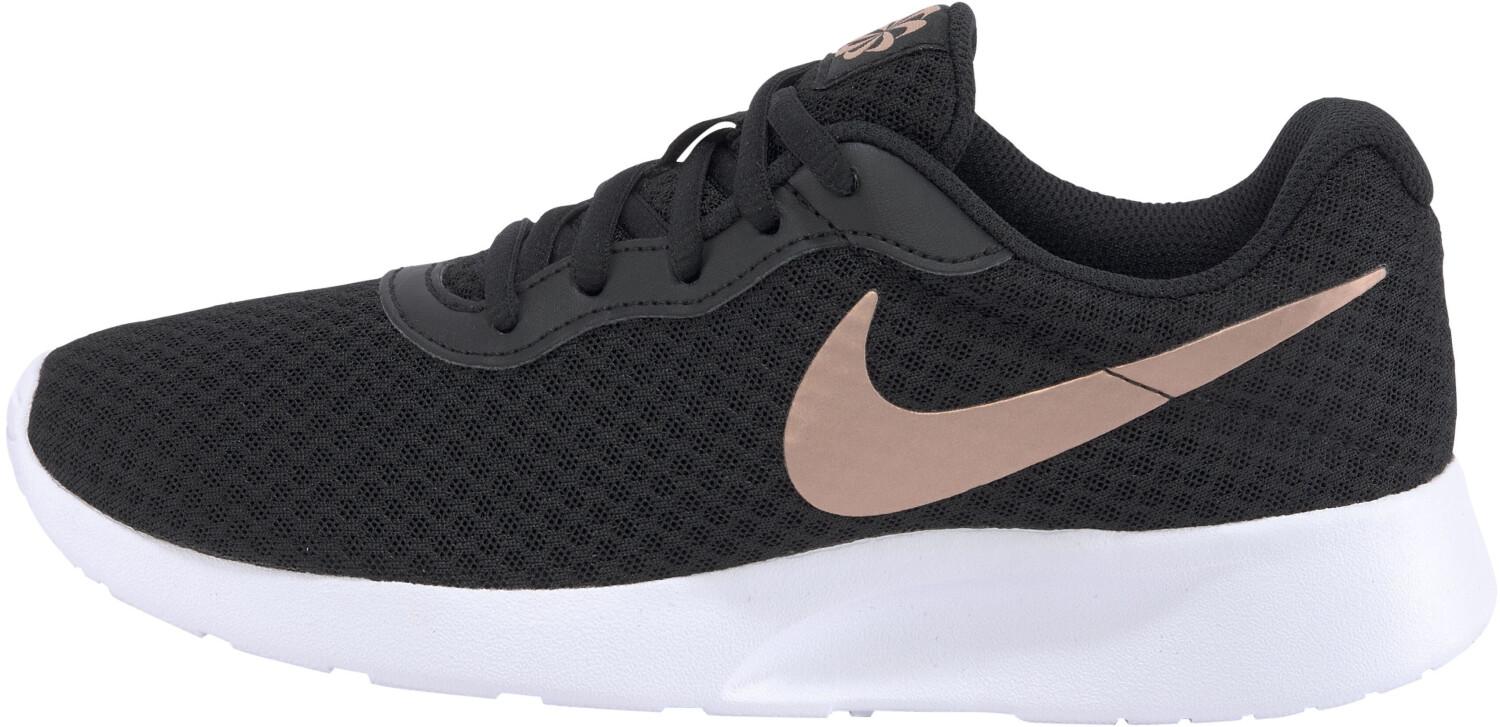 

Кроссовки Nike Tanjun Women черный/багровый вольт/белый/металлический красный бронзовый 36 ½