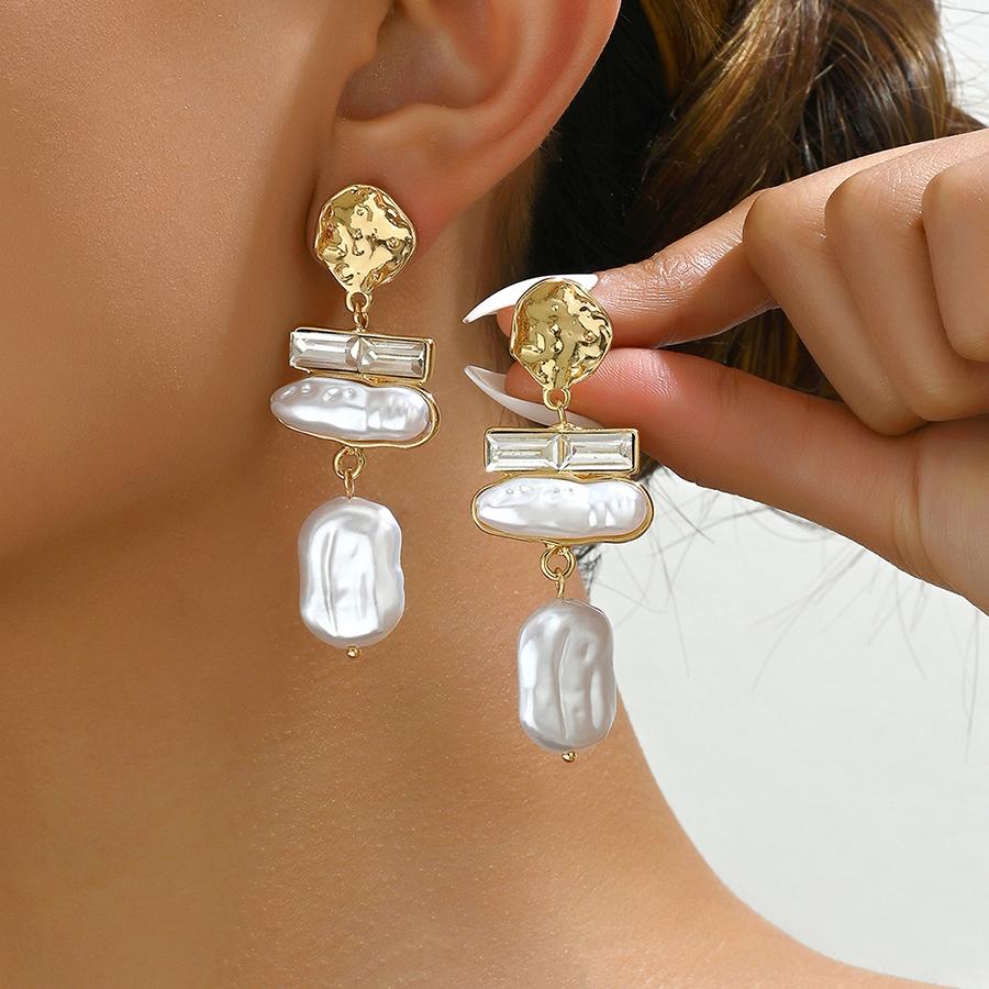 New Arrival Irregular Simulate Baroque Pearl Clip on Earrings for Women Mom Hyperbole Non Pierced Dangle Earrings Jewelry Gifts