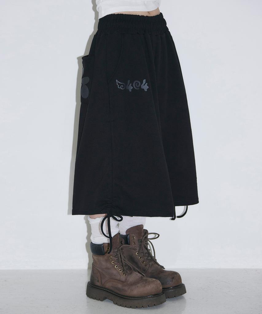 Seulliggeullou Side Shirred Bermuda Sweatpants [Black]