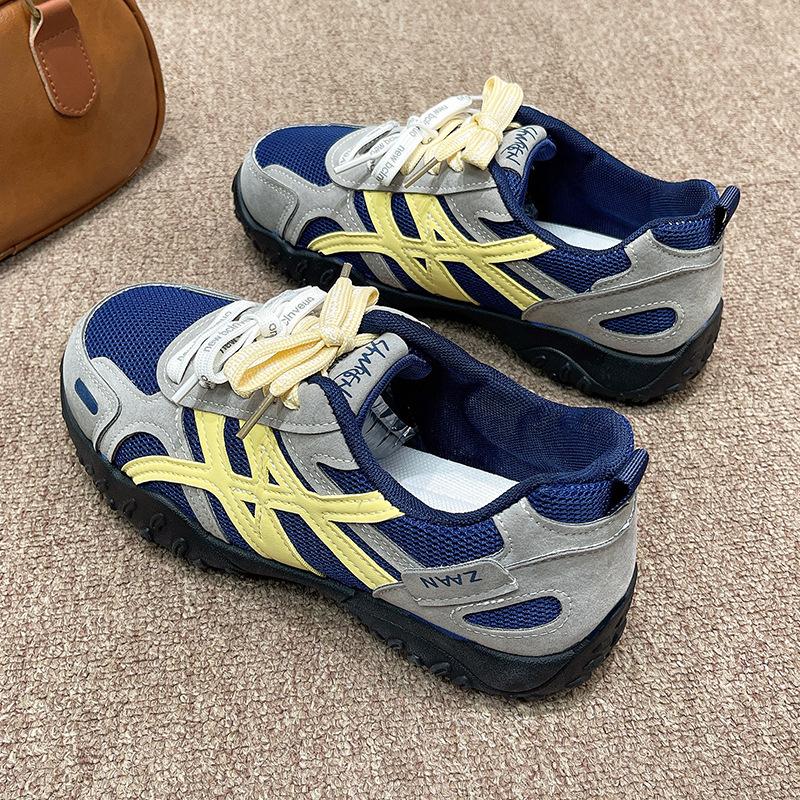 2025 autumn new versatile mesh sports casual shoes Forrest Gump shoes European station platform inner height increase German training shoes women