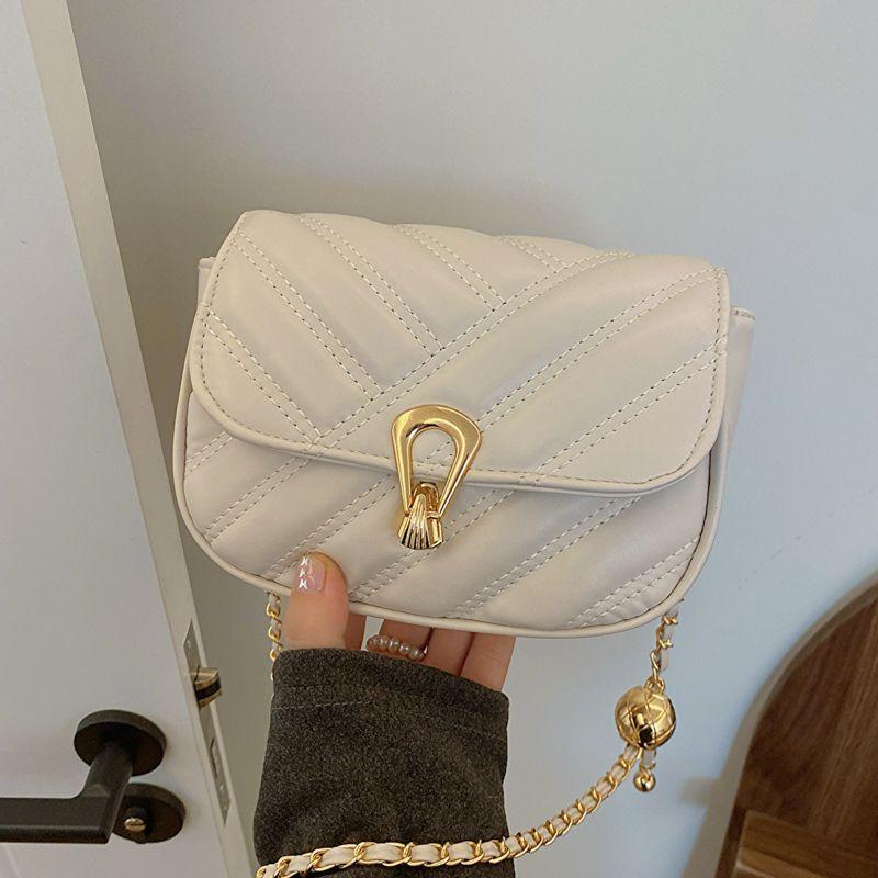 

ins сумка-мессенджер женская 2025 новая черная сумка с цепочкой маленькая квадратная сумка нишевый дизайн премиальная текстура сумка на плечо бежевый