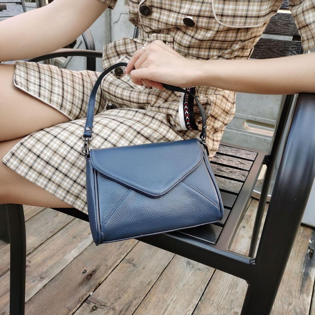2025 Retro Cowhide Boston Barrel Bag - Women's Large Capacity Single Shoulder & Crossbody Flap Bag