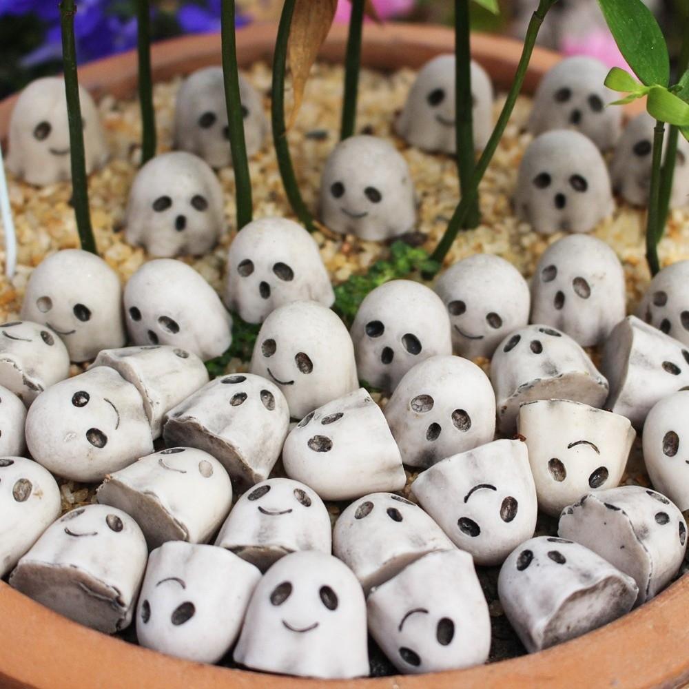 Resin Halloween Ghost Decoration Mini Creative Joy Garden Ghost Ornament Cute White Skull Statue Decorations