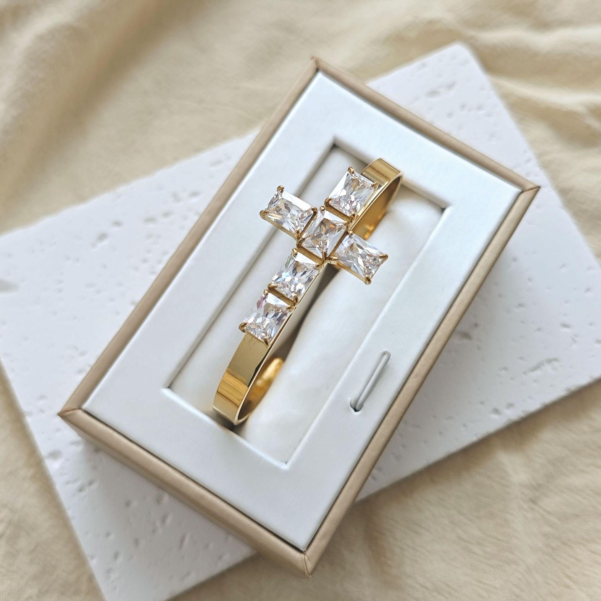 Unisex Gold Bangle with Square Rhinestones and Cross Design – European Style, Personalized and Trendy Jewelry