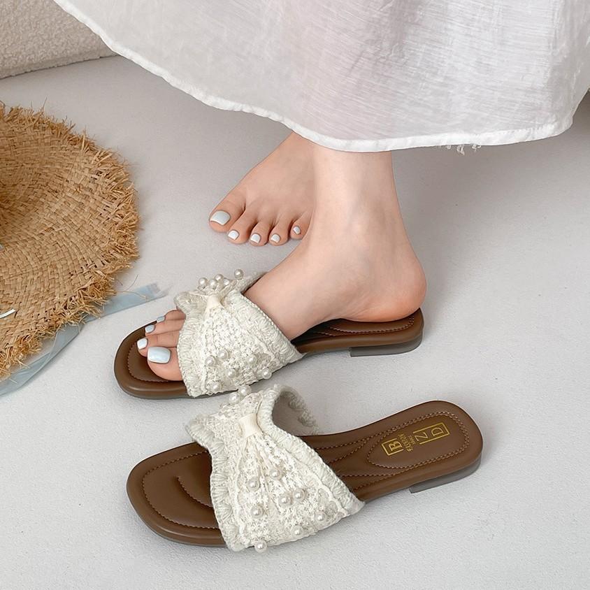 Beige Fashion Popular One-word Flat-bottomed Non-slip Slippers for Women's Summer Wear 2025 New Models with Skirts French Cool Slippers
