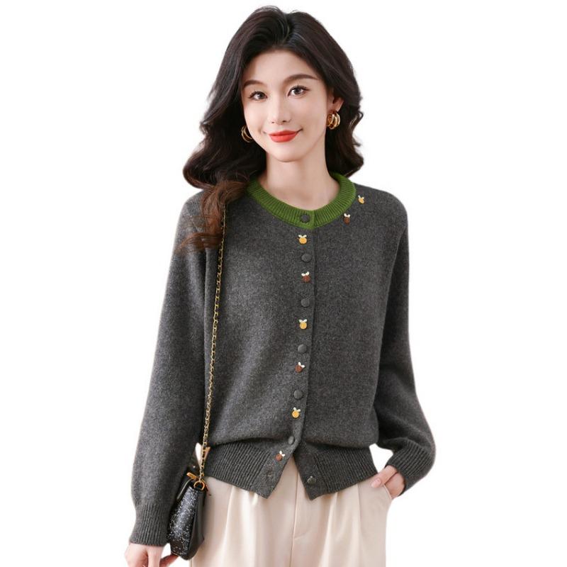 Spring and Autumn New Women's Color Matching Knitted Sweater Cardigan Sweater Crew Neck Small Jacket Short Thin Top