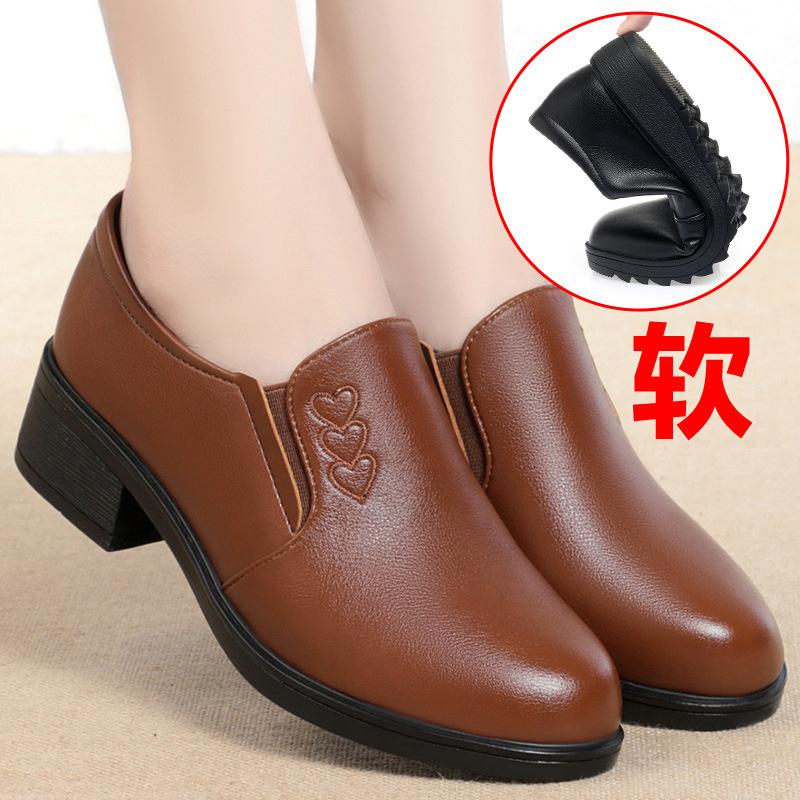 New Spring Autumn Mother Flats Shoes Soft Sole Loafers Round Toe Shoes  Flat Sole Non Slip Female Casual Leather Shoes