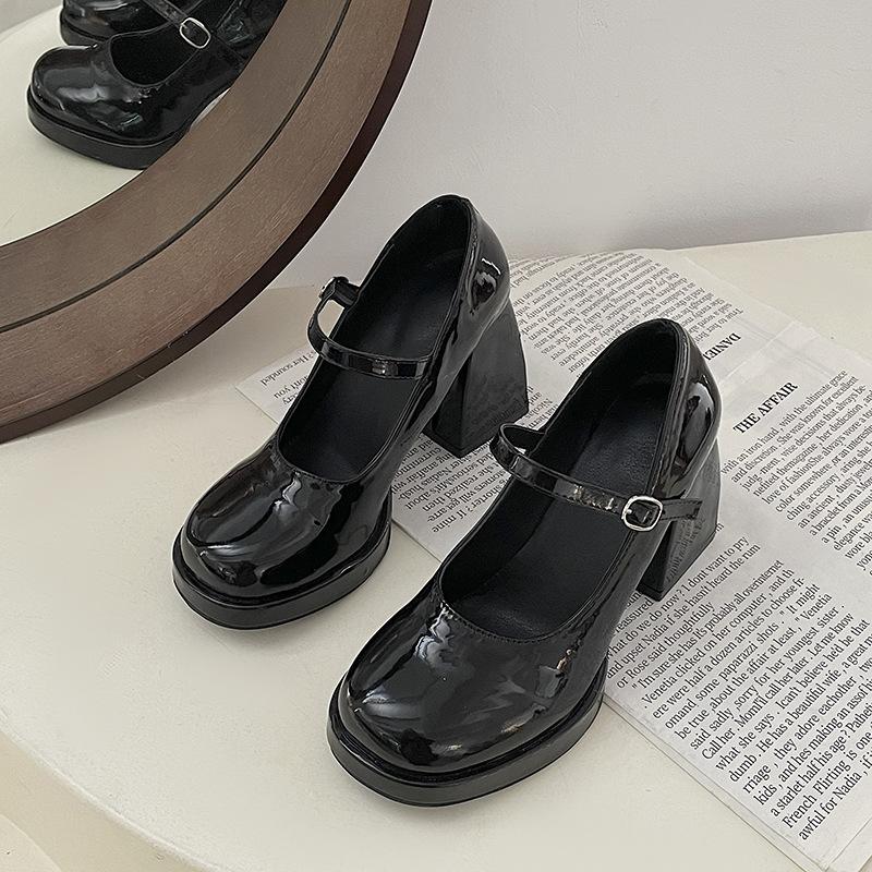 

Fashion New Spring Square Head High Heels Lacquered Leather Coarse Heels Small Leather Shoes Simple Fashion Versatile Women s Shoes 39