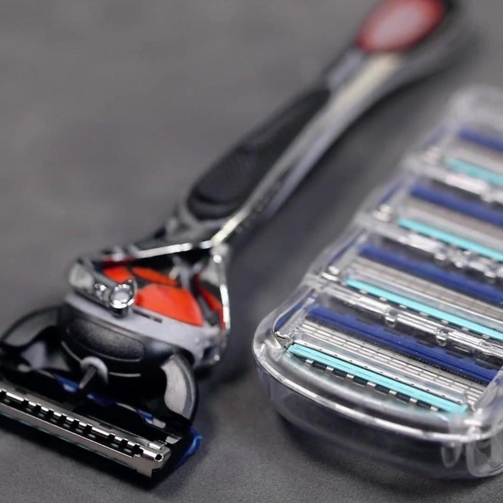 Universal Cross-Border Men's 5-Layer Razor with Gillette Blade and Handle