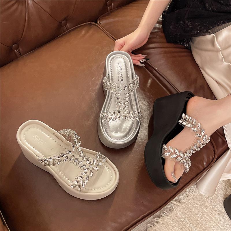 Thick-soled Cool Slippers Women's 2025 New Summer Wear Rhinestone Wedge Sandals Small Man with Skirt Fairy One-word Drag