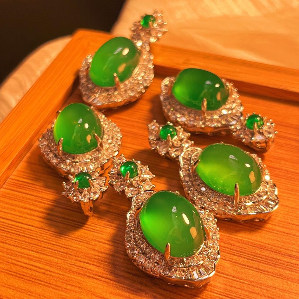 Full Green Yang Green Natural Agate Green Chalcedony Pendant Female Opening Slightly Inlaid, Real Shot Fidelity