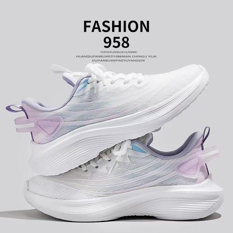 Summer breathable new fly-woven mesh sneakers lightweight running versatile student running sneakers women's shoes