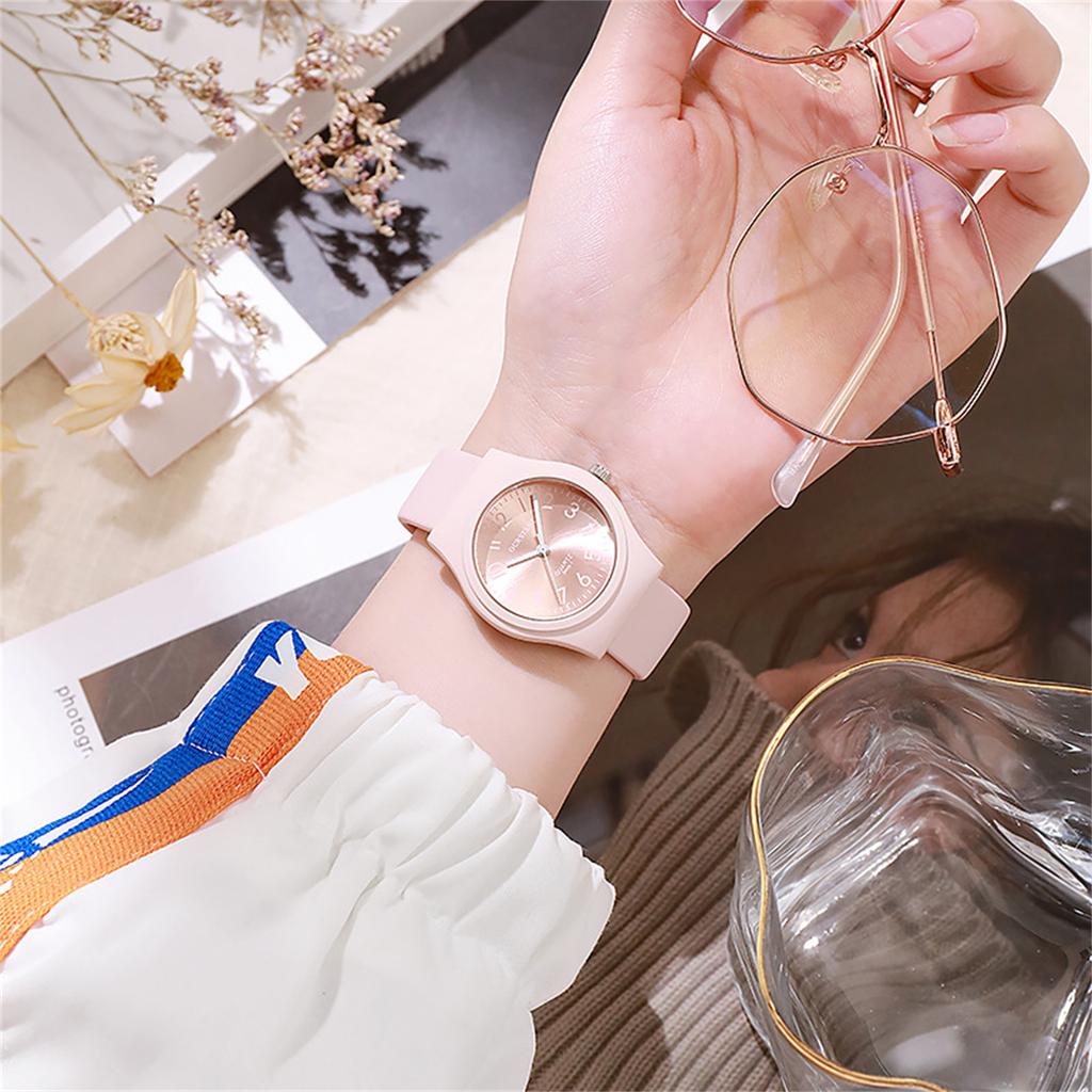 Dámské módní kožené hodinky