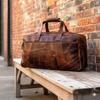 Herren-Reisetasche aus vollnarbigem Büffelleder, große Weekender-Tasche, hellbraune Reisetasche, echte Ledertasche, Übernachtungstasche, personalisierte Reisetasche