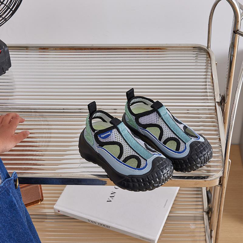 

Girls sports sandals 2025 summer new boys bag head net shoes breathable hollow children s outdoor hiking shoes 26-30 yards 5 pairs in one hand синий