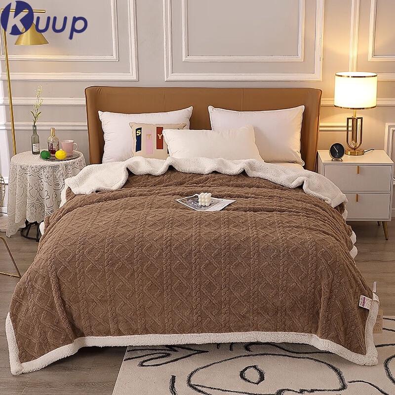 Woodpecker Thickened All-Season Polyester Blanket