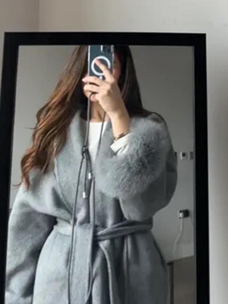 2025 A/W Women's French Tweed Short Coat with Fur Cuffs, V-neck, and Tie-waist - Solid Color.