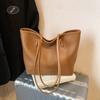Popular retro bag women's large capacity 2025 new spring casual messenger bag portable bucket bag