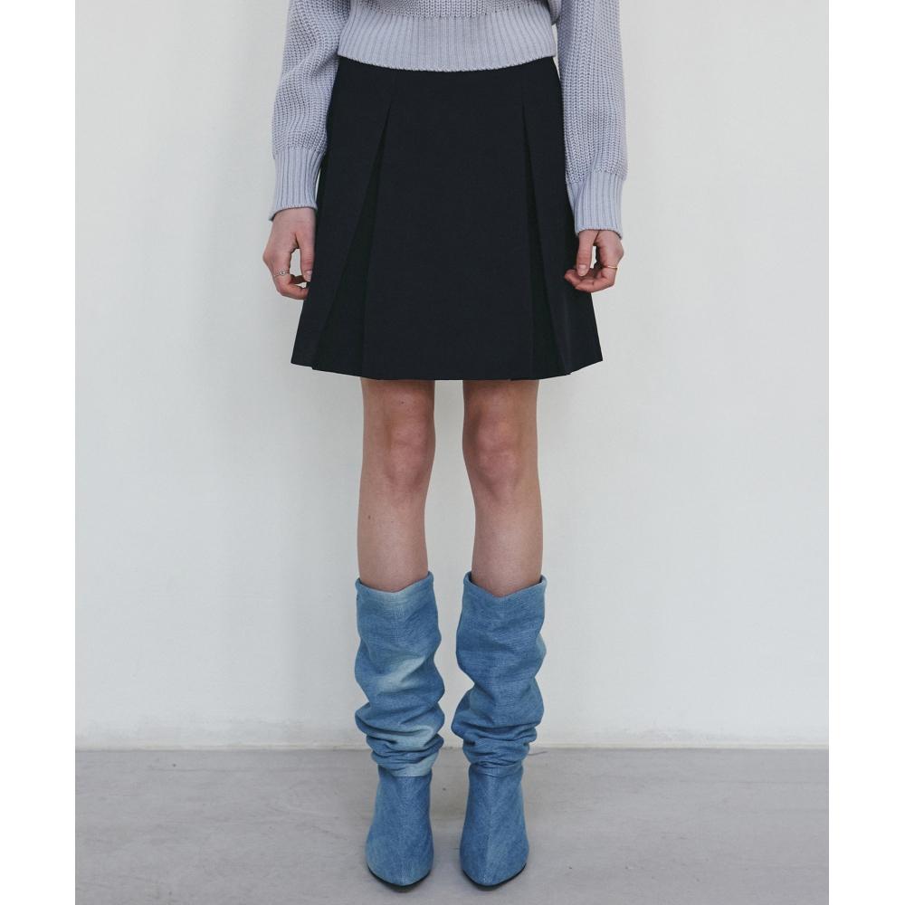 

NICKNICOLE MORDERN PLEATS SKIRTNAVY