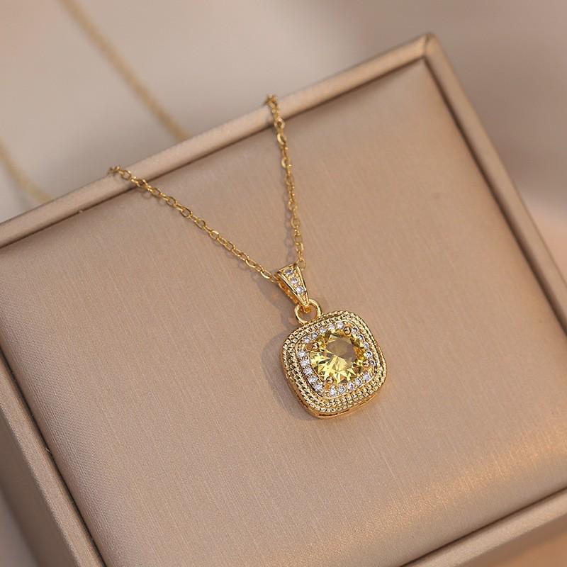 Women's Fashion Heart Pendant Necklace - Elegant, Simple Design, Versatile Clavicle Chain Jewelry