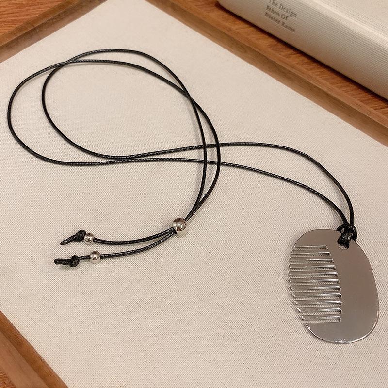 Korean fashionable small comb necklace women s long sweater chain 2025 popular match