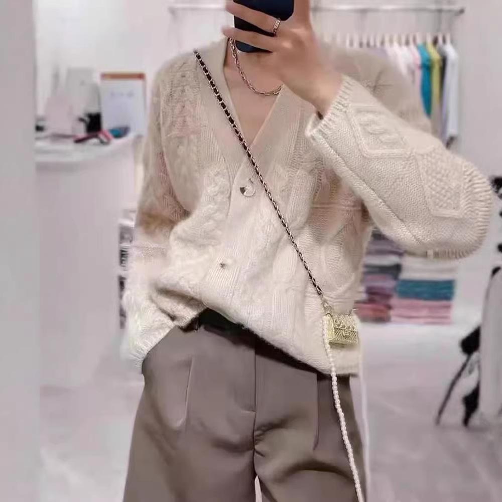 Women's V-neck Loose Cable Knit Wool Cardigan - Thickened, Versatile Autumn/Winter Outerwear.