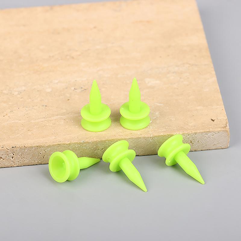 50 sztuk/opakowanie Profesjonalne koszulki golfowe 25 mm 0,98' Zamek Zielony Akcesoria golfowe Plastikowe koszulki golfowe Idealne do tee'owania piłki