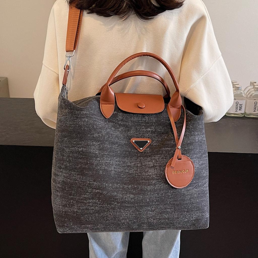 Personalized leisure design Large capacity dry and wet separation Denim hand bag Household goods Storage luggage bag